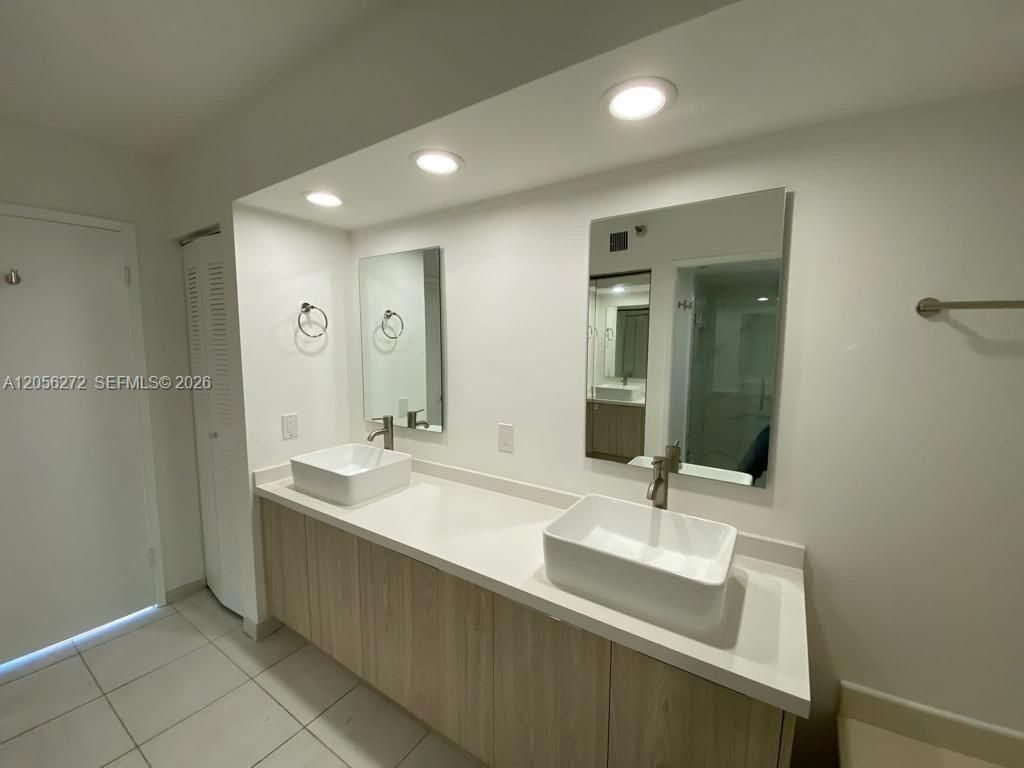 19101 NE 36th Ct , Unit 304, Aventura, FL 33180 Photo