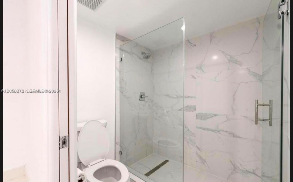 19101 NE 36th Ct , Unit 304, Aventura, FL 33180 Photo