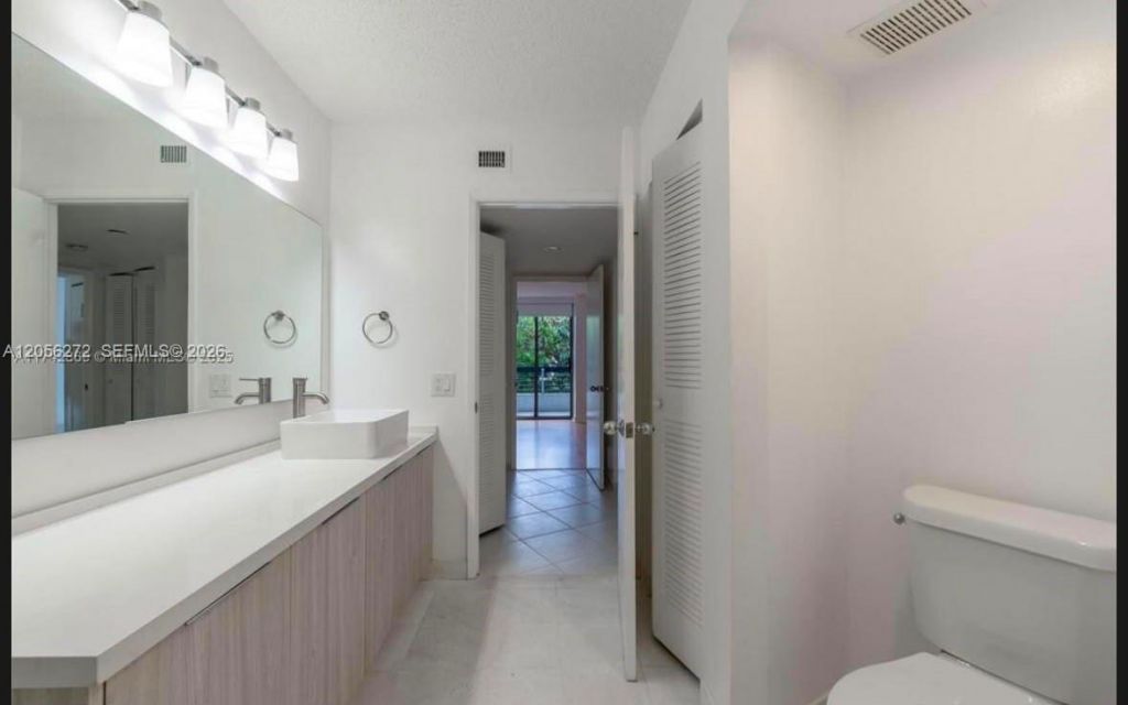 19101 NE 36th Ct , Unit 304, Aventura, FL 33180 Photo