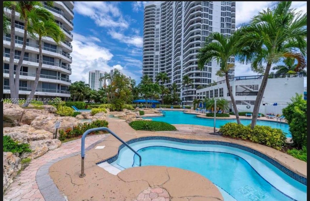 19101 NE 36th Ct , Unit 304, Aventura, FL 33180 Photo