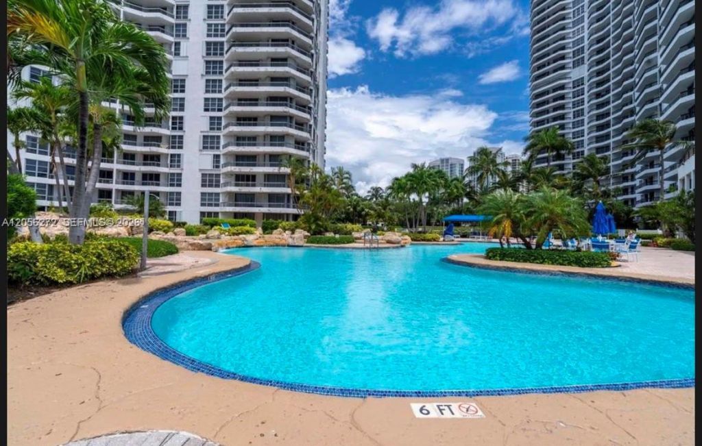 19101 NE 36th Ct , Unit 304, Aventura, FL 33180 Photo