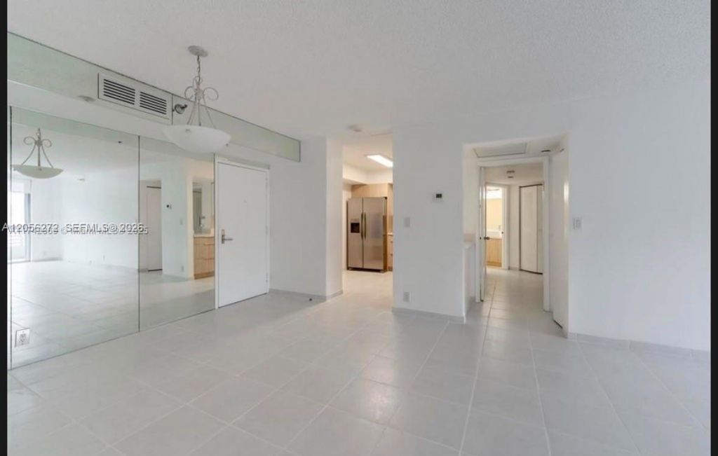 19101 NE 36th Ct , Unit 304, Aventura, FL 33180 Photo