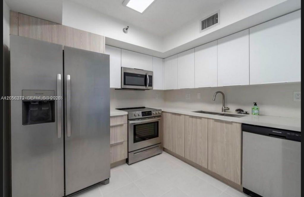 19101 NE 36th Ct , Unit 304, Aventura, FL 33180 Photo