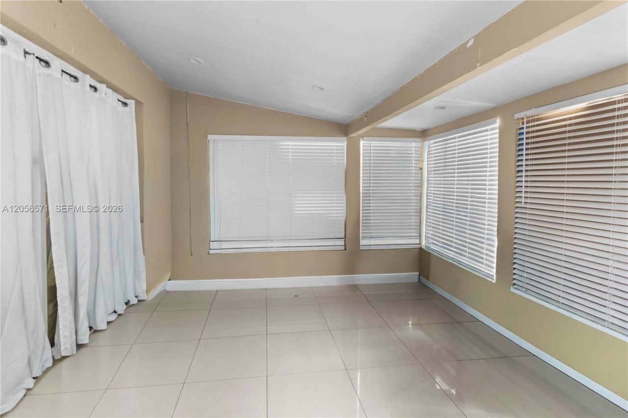 3080 SW 5th St , Miami, FL 33135 Photo