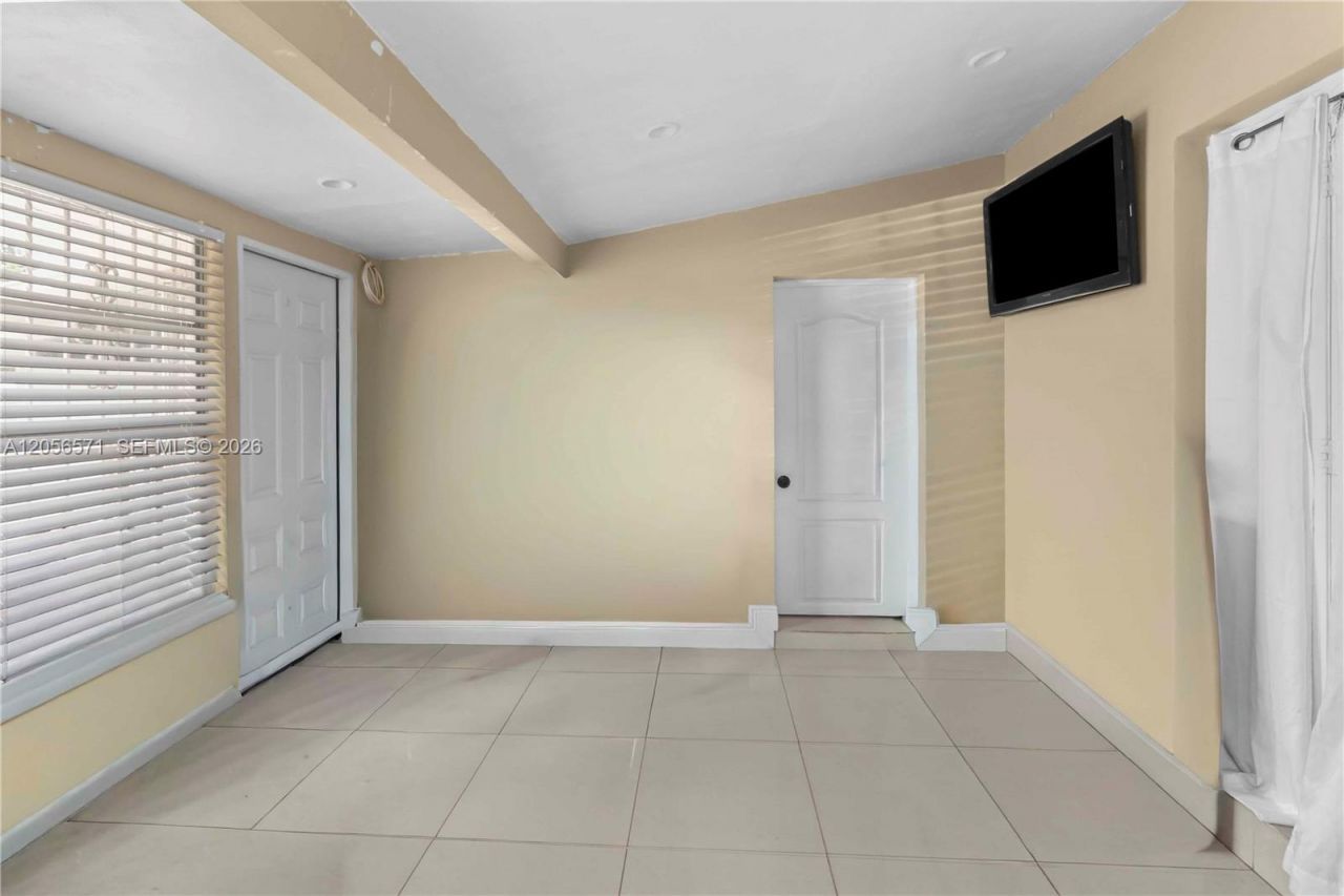 3080 SW 5th St , Miami, FL 33135 Photo