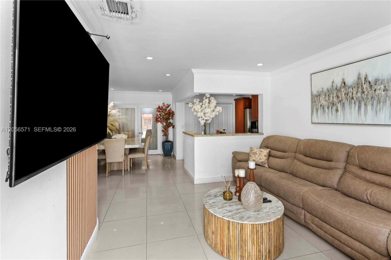 3080 SW 5th St , Miami, FL 33135 Photo