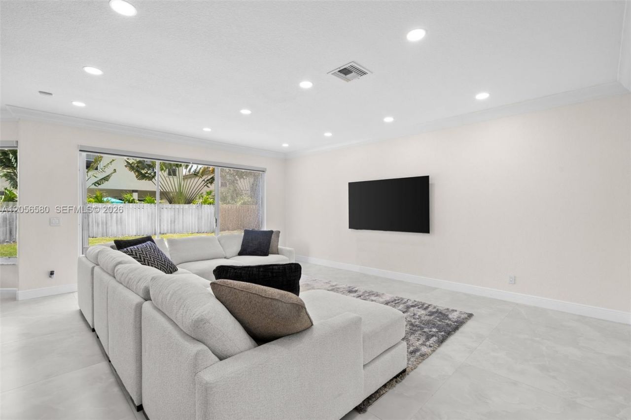 16512 SW 18th St , Miramar, FL 33027 Photo
