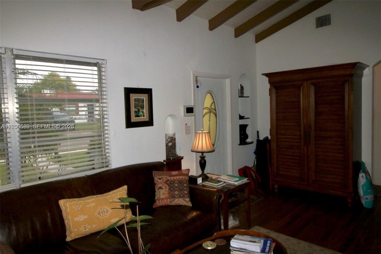 510 NE 72nd St, Miami, FL 33138 Photo