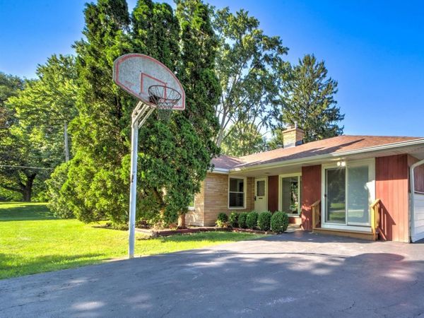 7056 Osage Road W, Long Grove, IL 60047