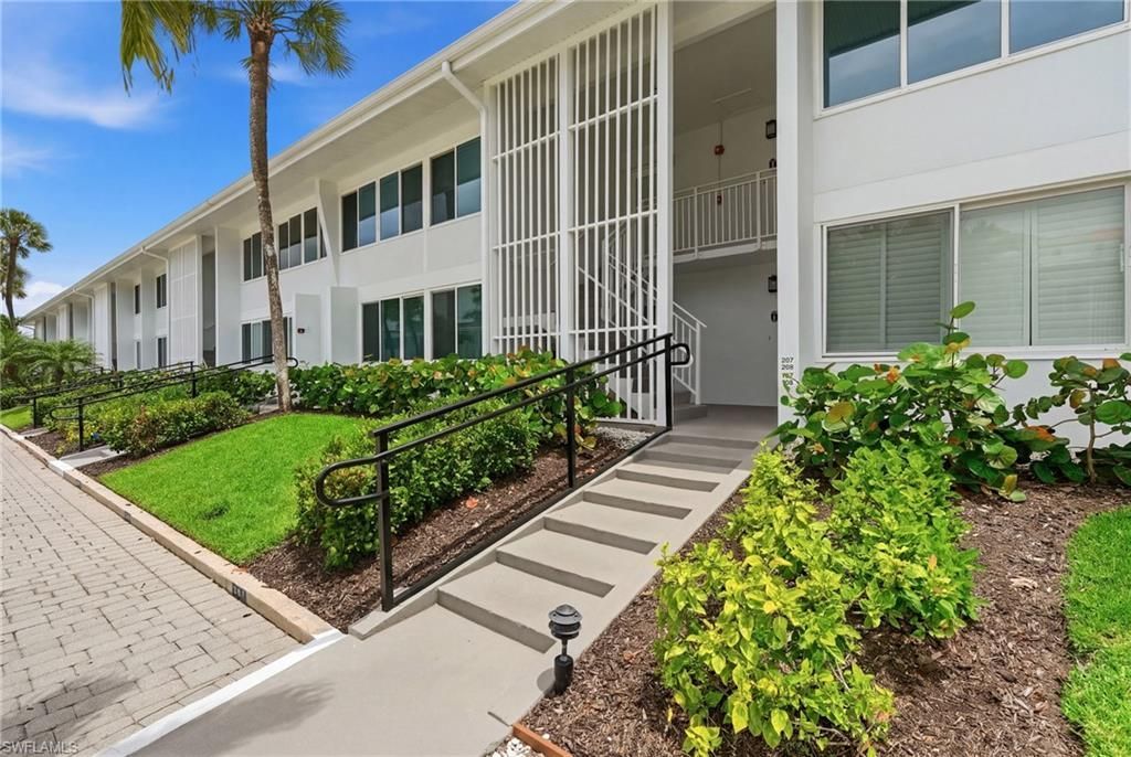 1065 Gulf Shore Blvd N, Unit 108, Naples, FL 34102 Photo