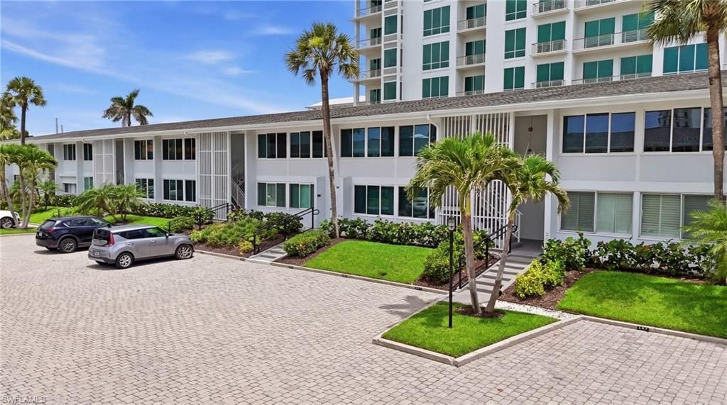 1065 Gulf Shore Blvd N, Unit 108, Naples, FL 34102 Photo
