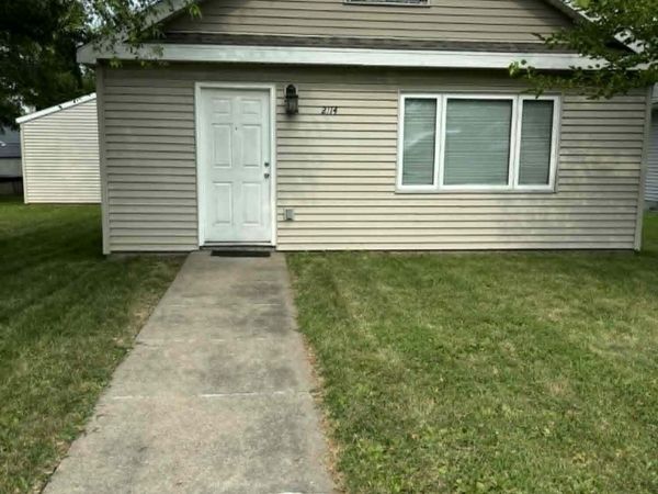 2114 GRAND, Muscatine, IA 52761