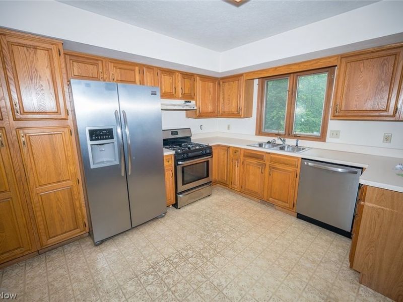 10110 Weathersfield Drive, Mentor, OH 44060 Photo 4