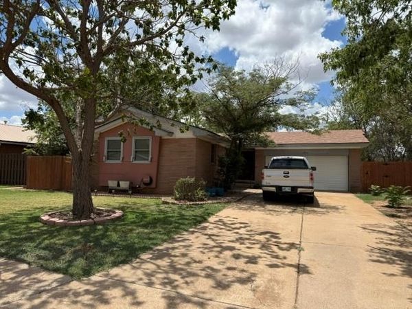 1216 E Karen Drive, Altus, OK 73521
