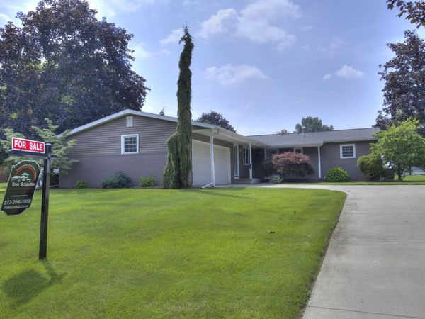1201 Eastlane Street, Jackson, MI 49203