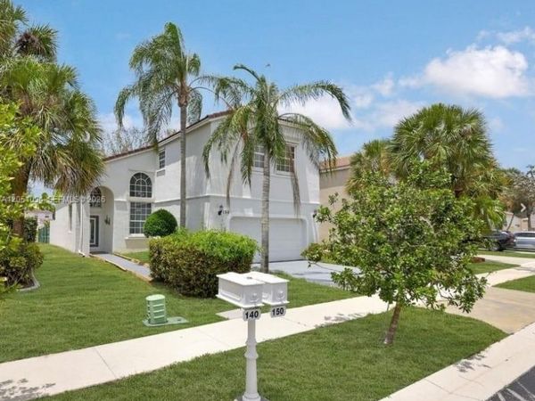 150 NW 151st Ave , Pembroke Pines, FL 33028