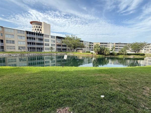 1700 NE 191st St, Unit 510, Miami, FL 33179