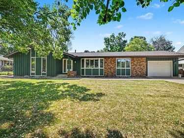 206 Lincoln Avenue S, New Prague, MN 56071