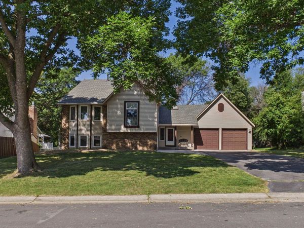 9137 Polaris Lane N, Maple Grove, MN 55369