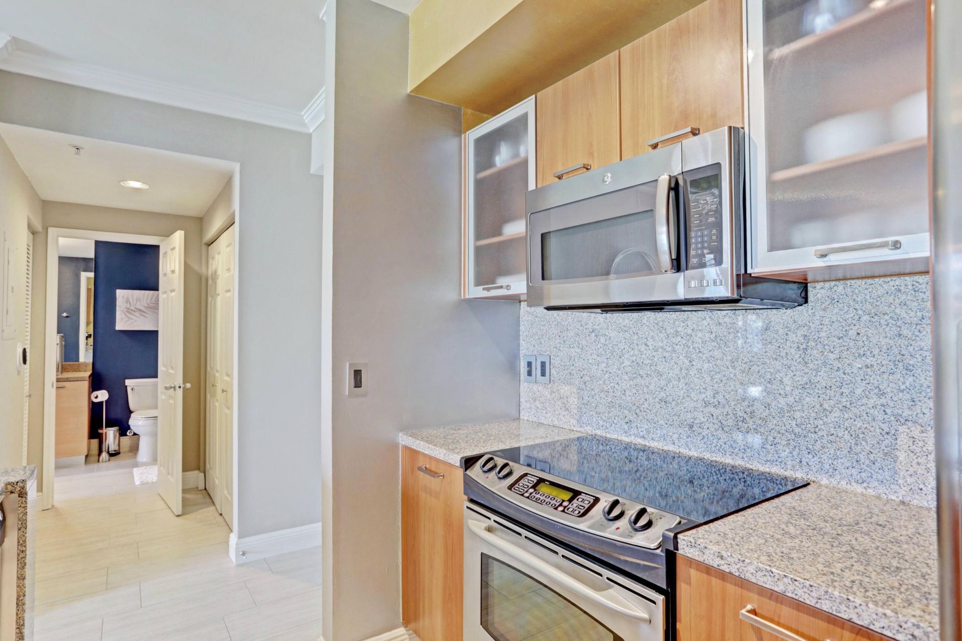 630 S Sapodilla Avenue S, Unit 321, West Palm Beach, FL 33401 Photo