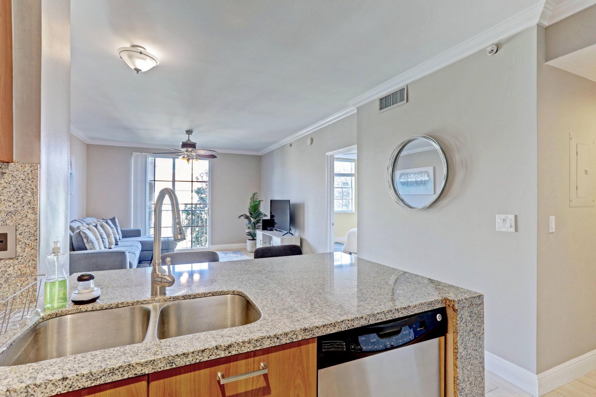 630 S Sapodilla Avenue S, Unit 321, West Palm Beach, FL 33401 Photo
