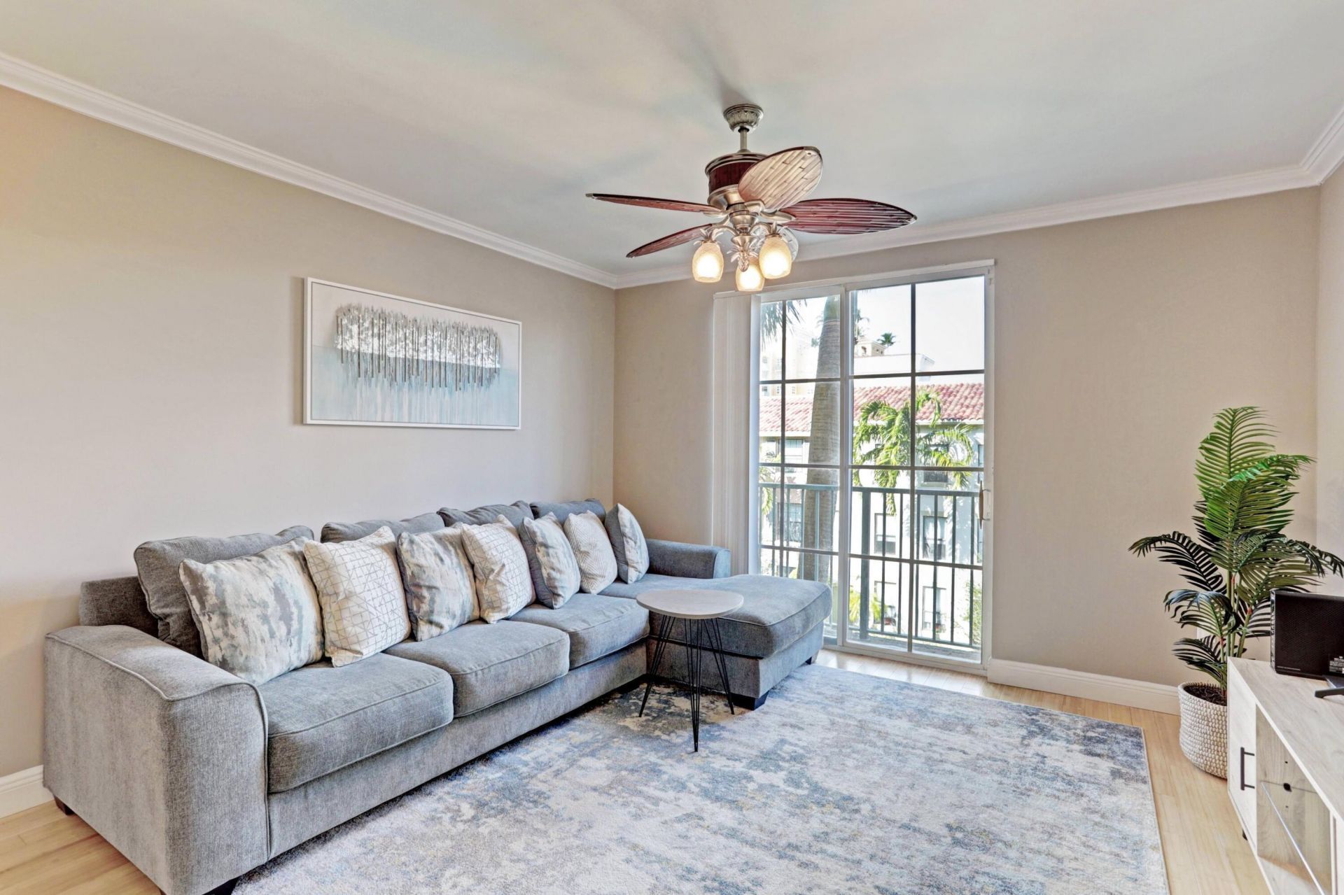 630 S Sapodilla Avenue S, Unit 321, West Palm Beach, FL 33401 Photo