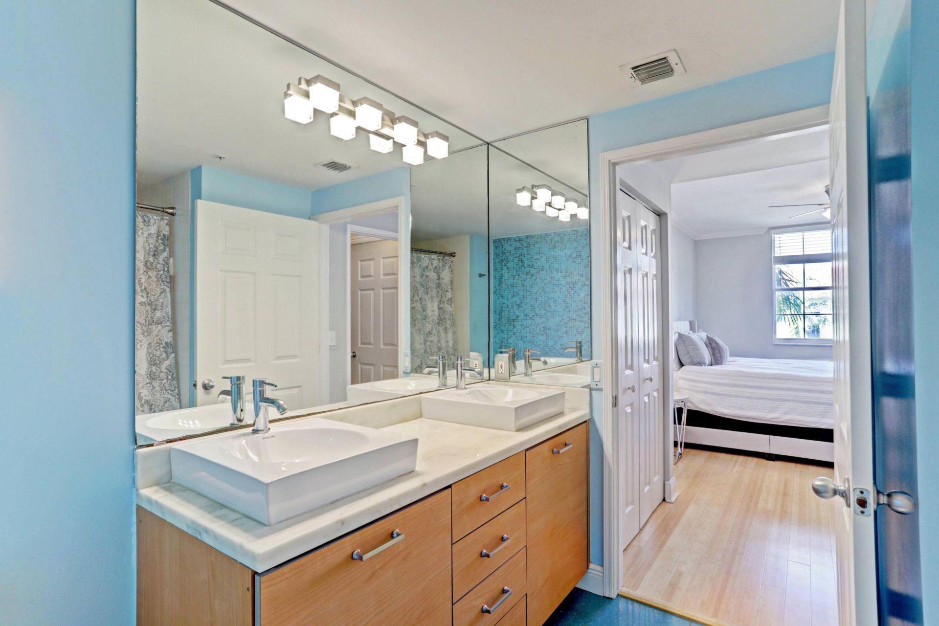 630 S Sapodilla Avenue S, Unit 321, West Palm Beach, FL 33401 Photo