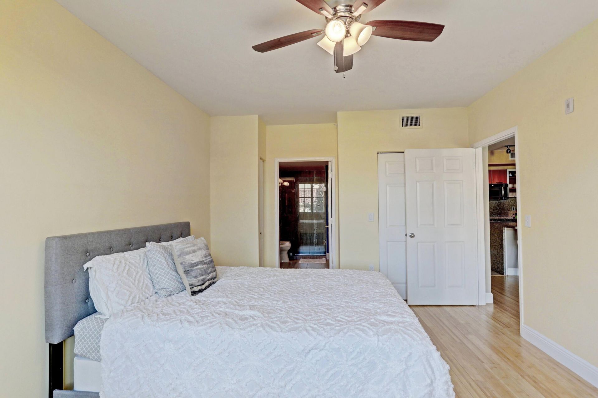 630 S Sapodilla Avenue S, Unit 321, West Palm Beach, FL 33401 Photo