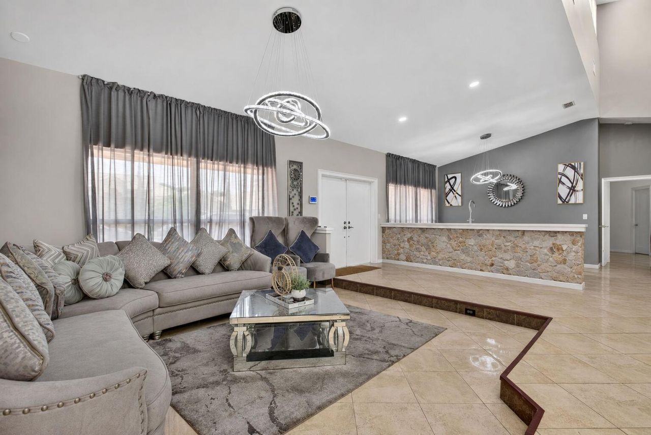 7355 NW 83rd Avenue, Tamarac, FL 33321 Photo