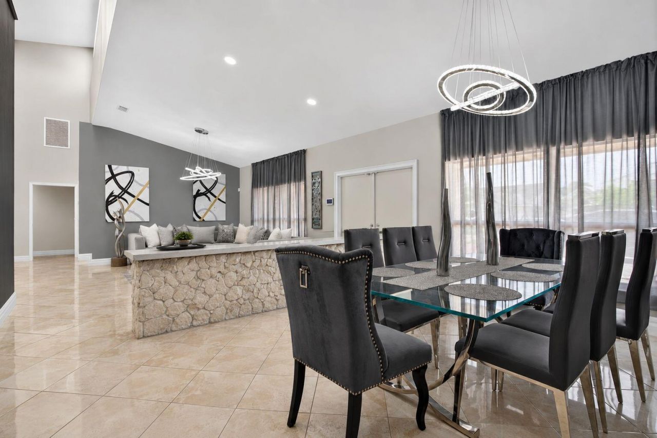 7355 NW 83rd Avenue, Tamarac, FL 33321 Photo