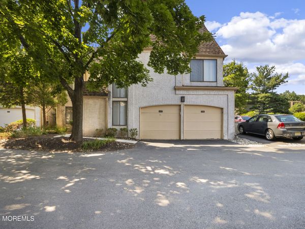 124 Park Gate Drive, Edison, NJ 08820