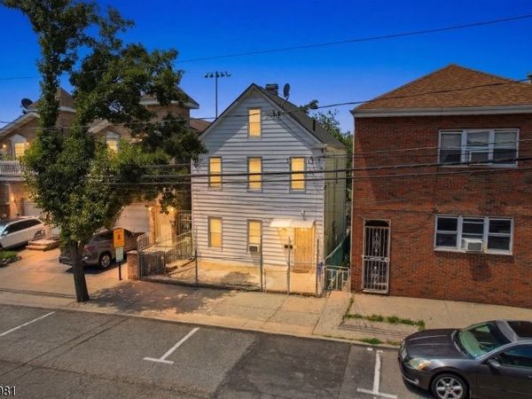 6605 Durham Ave, North Bergen, NJ 07047