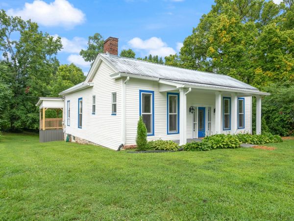 117 W End Ave, Centerville, TN 37033