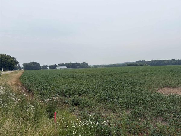 2293 W Ridge Road, Cottage Grove, WI 53527