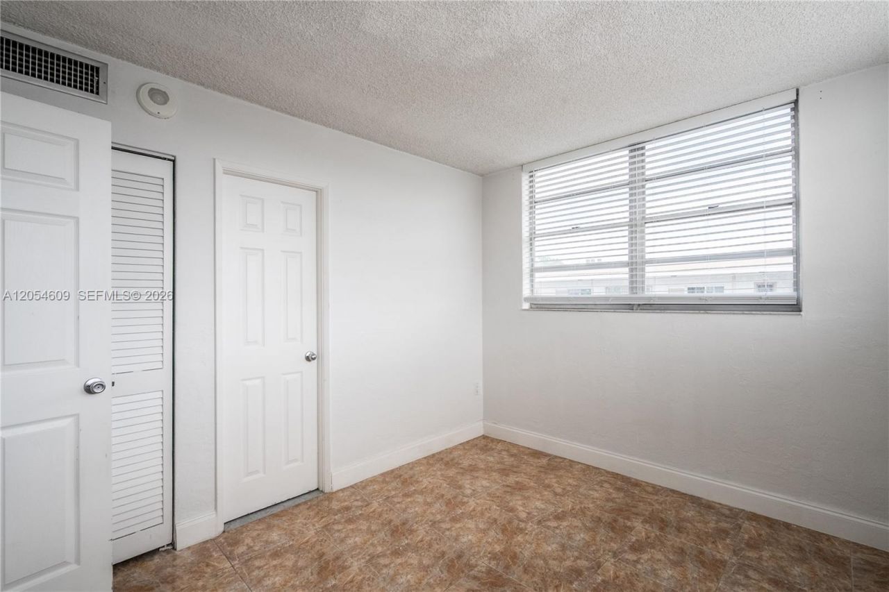 7850 Byron Ave , Unit 207, Miami Beach, FL 33141 Photo