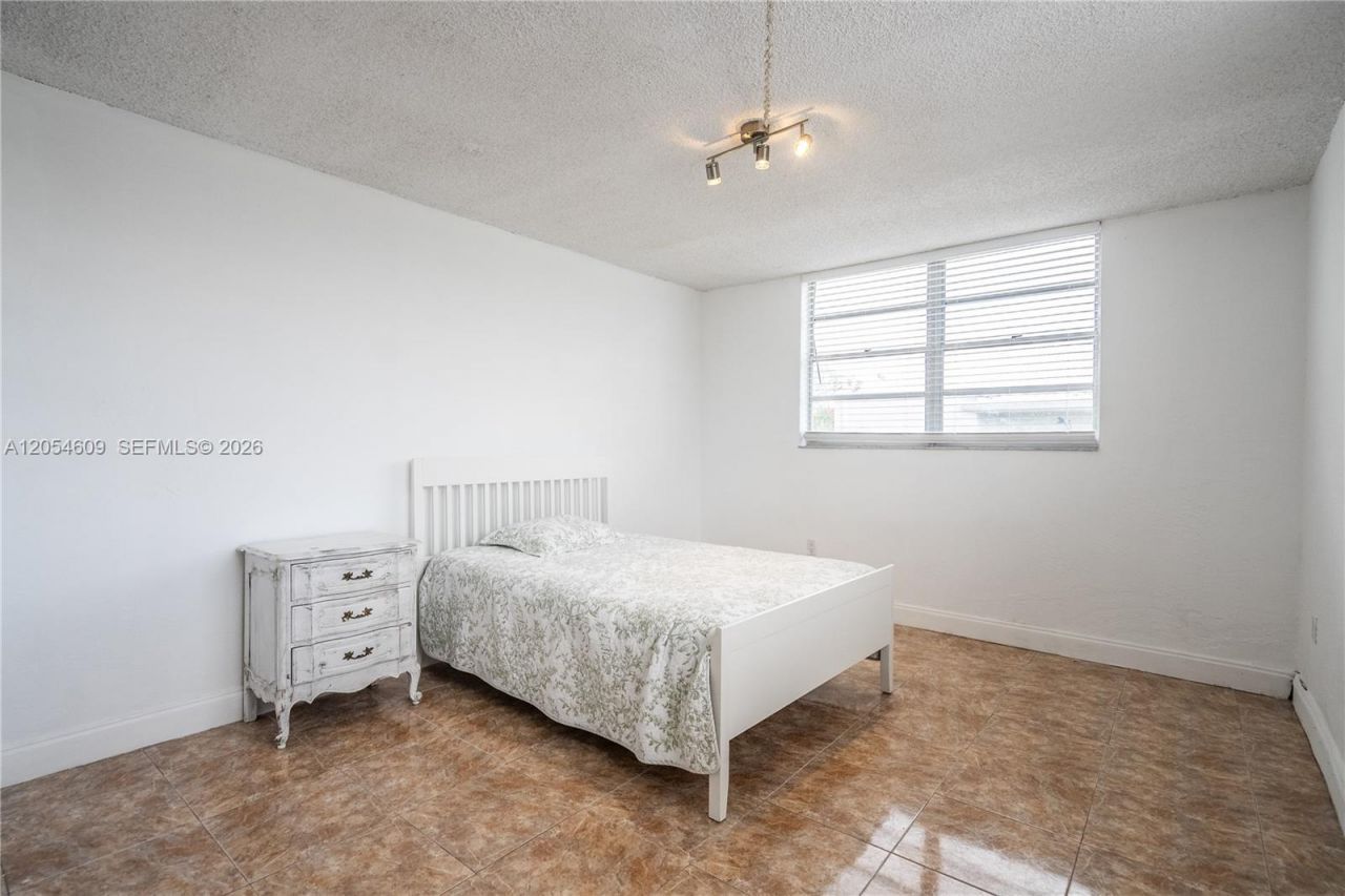 7850 Byron Ave , Unit 207, Miami Beach, FL 33141 Photo