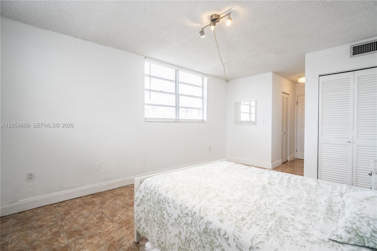 7850 Byron Ave , Unit 207, Miami Beach, FL 33141 Photo