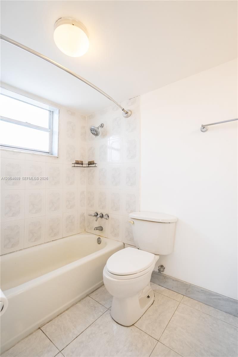 7850 Byron Ave , Unit 207, Miami Beach, FL 33141 Photo
