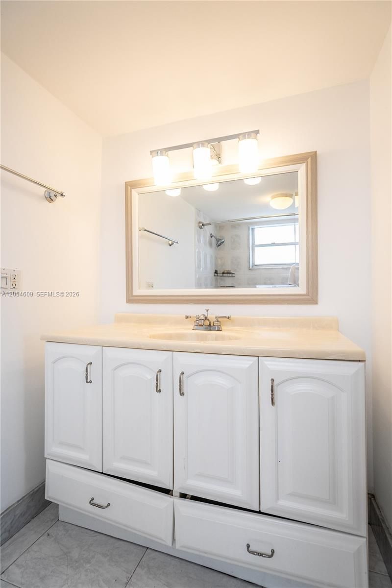 7850 Byron Ave , Unit 207, Miami Beach, FL 33141 Photo