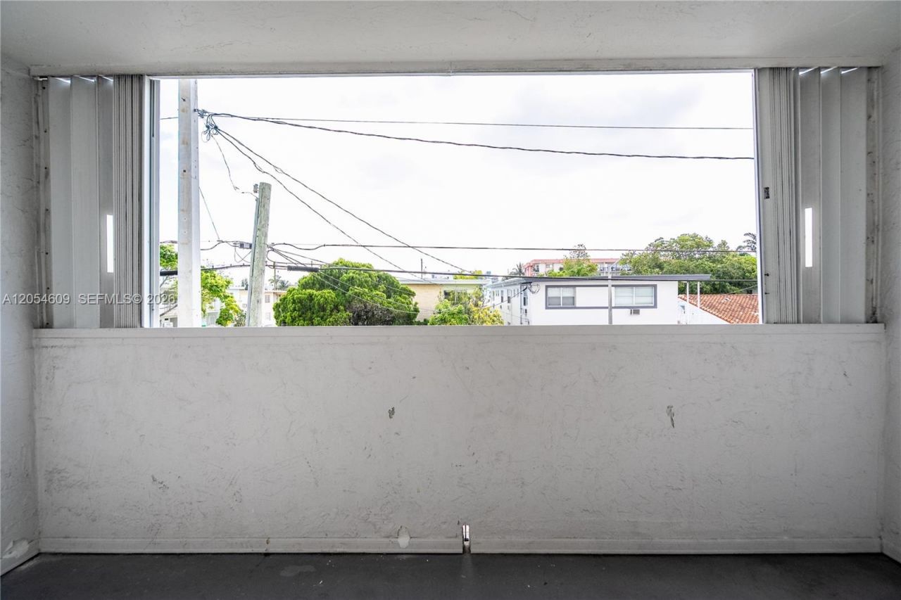 7850 Byron Ave , Unit 207, Miami Beach, FL 33141 Photo