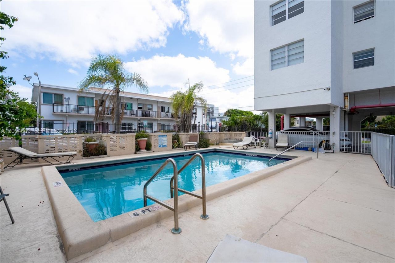 7850 Byron Ave , Unit 207, Miami Beach, FL 33141 Photo