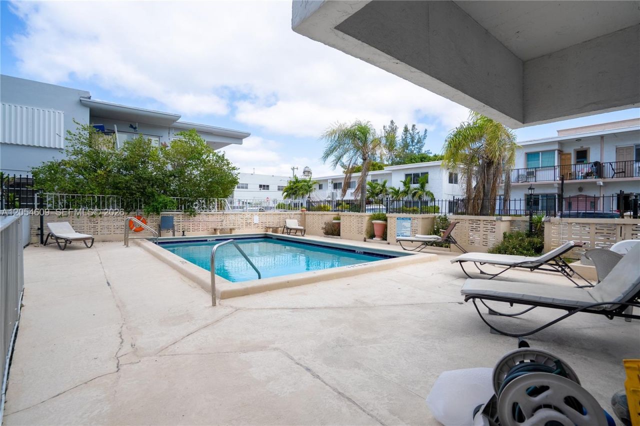 7850 Byron Ave , Unit 207, Miami Beach, FL 33141 Photo
