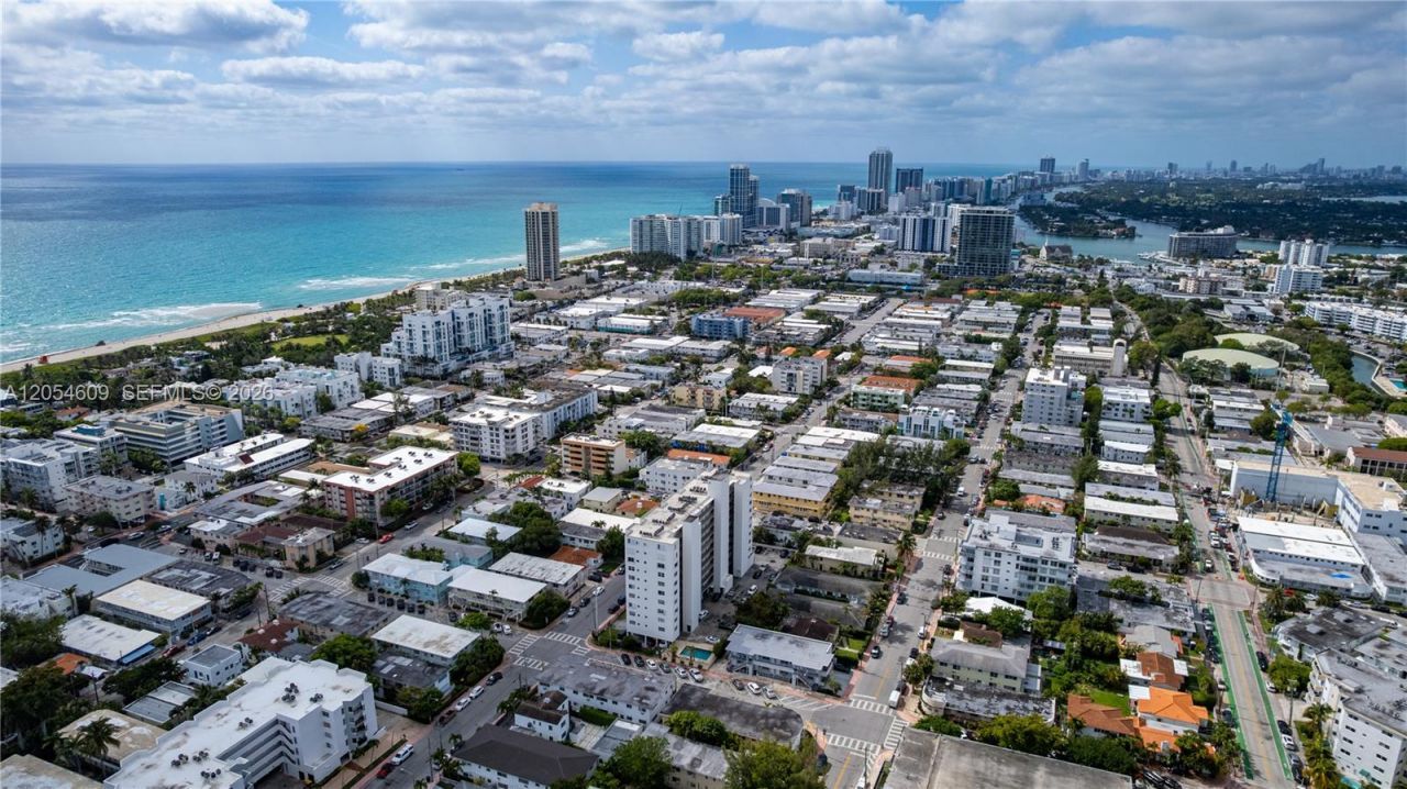7850 Byron Ave , Unit 207, Miami Beach, FL 33141 Photo