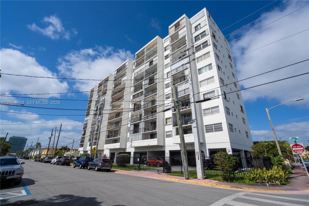 7850 Byron Ave , Unit 207, Miami Beach, FL 33141 Photo