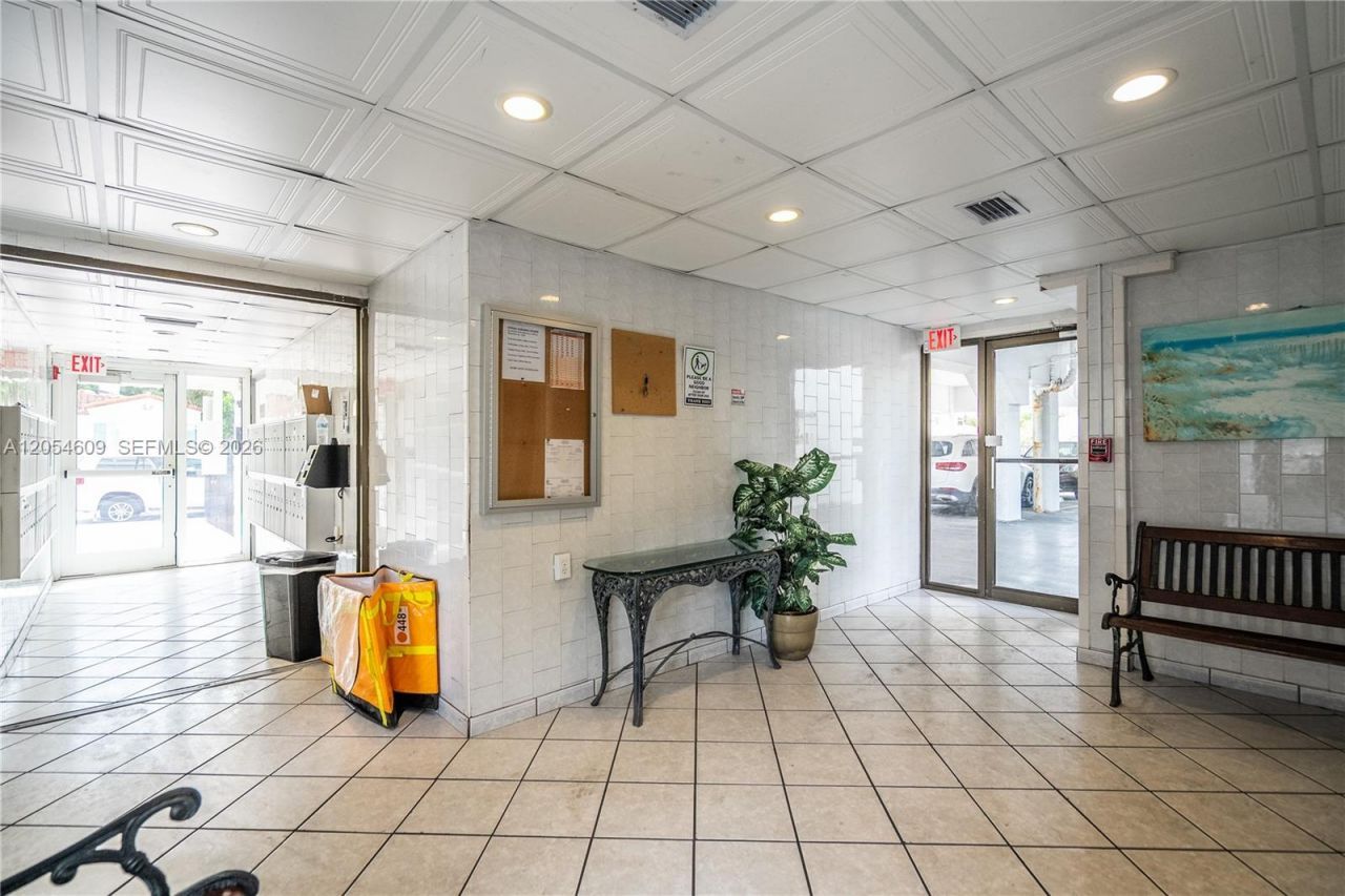 7850 Byron Ave , Unit 207, Miami Beach, FL 33141 Photo
