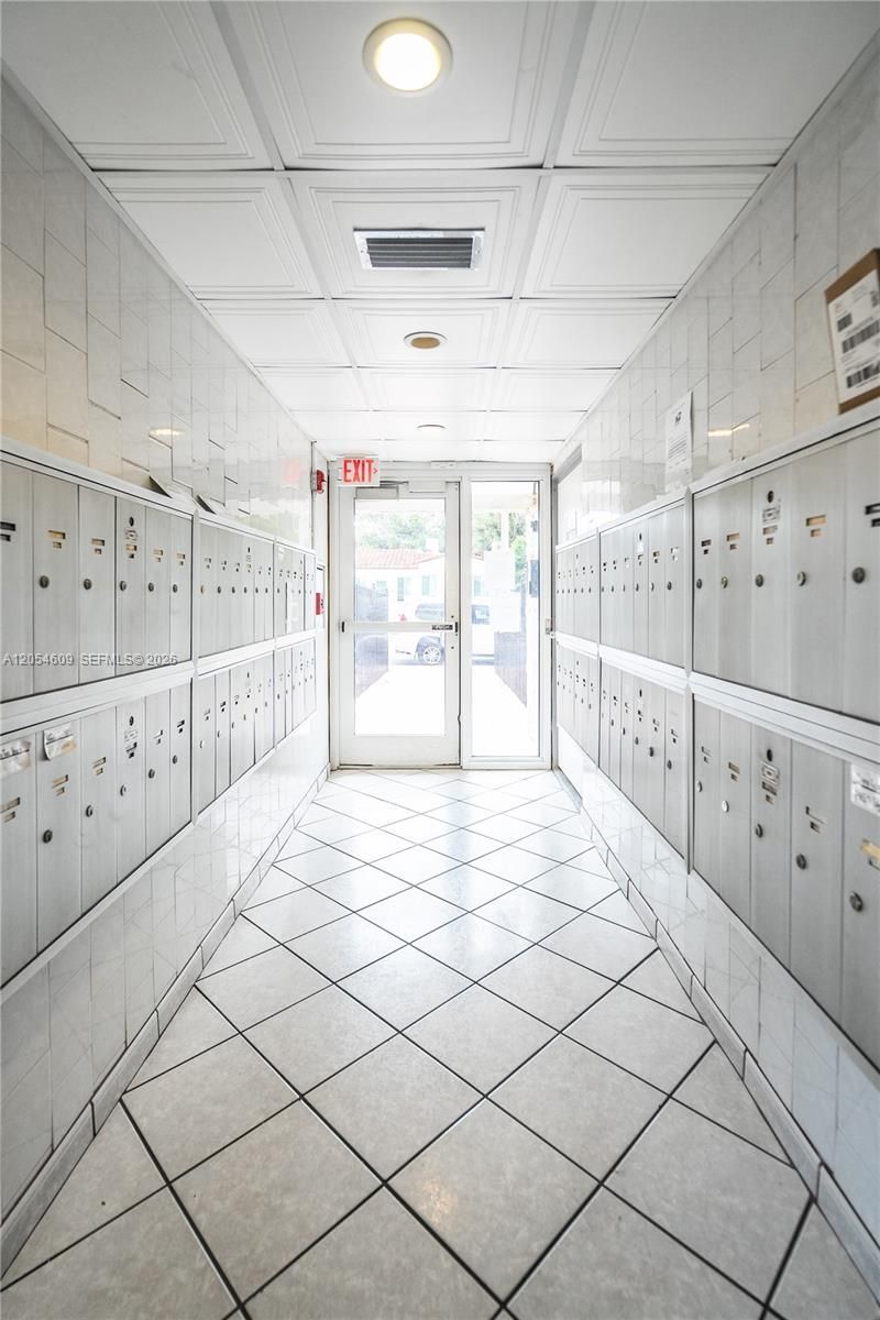 7850 Byron Ave , Unit 207, Miami Beach, FL 33141 Photo