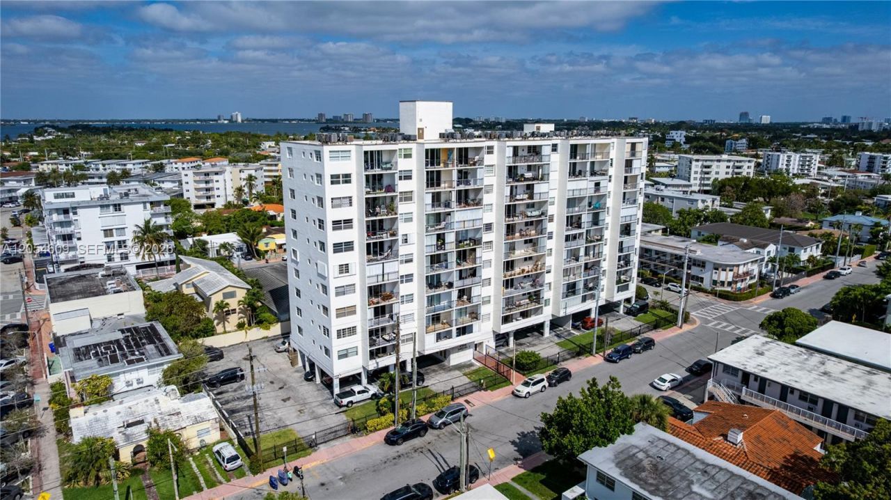 7850 Byron Ave , Unit 207, Miami Beach, FL 33141 Photo