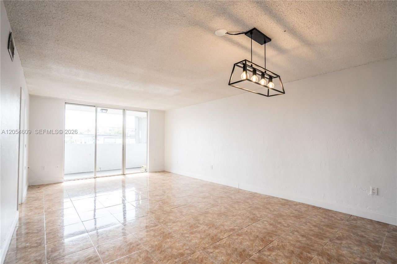 7850 Byron Ave , Unit 207, Miami Beach, FL 33141 Photo