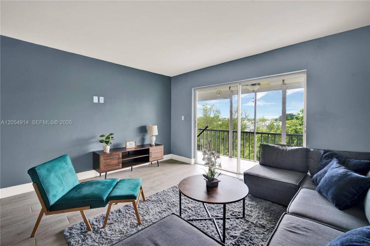 950 Hillcrest Dr , Unit 414, Hollywood, FL 33021 Photo