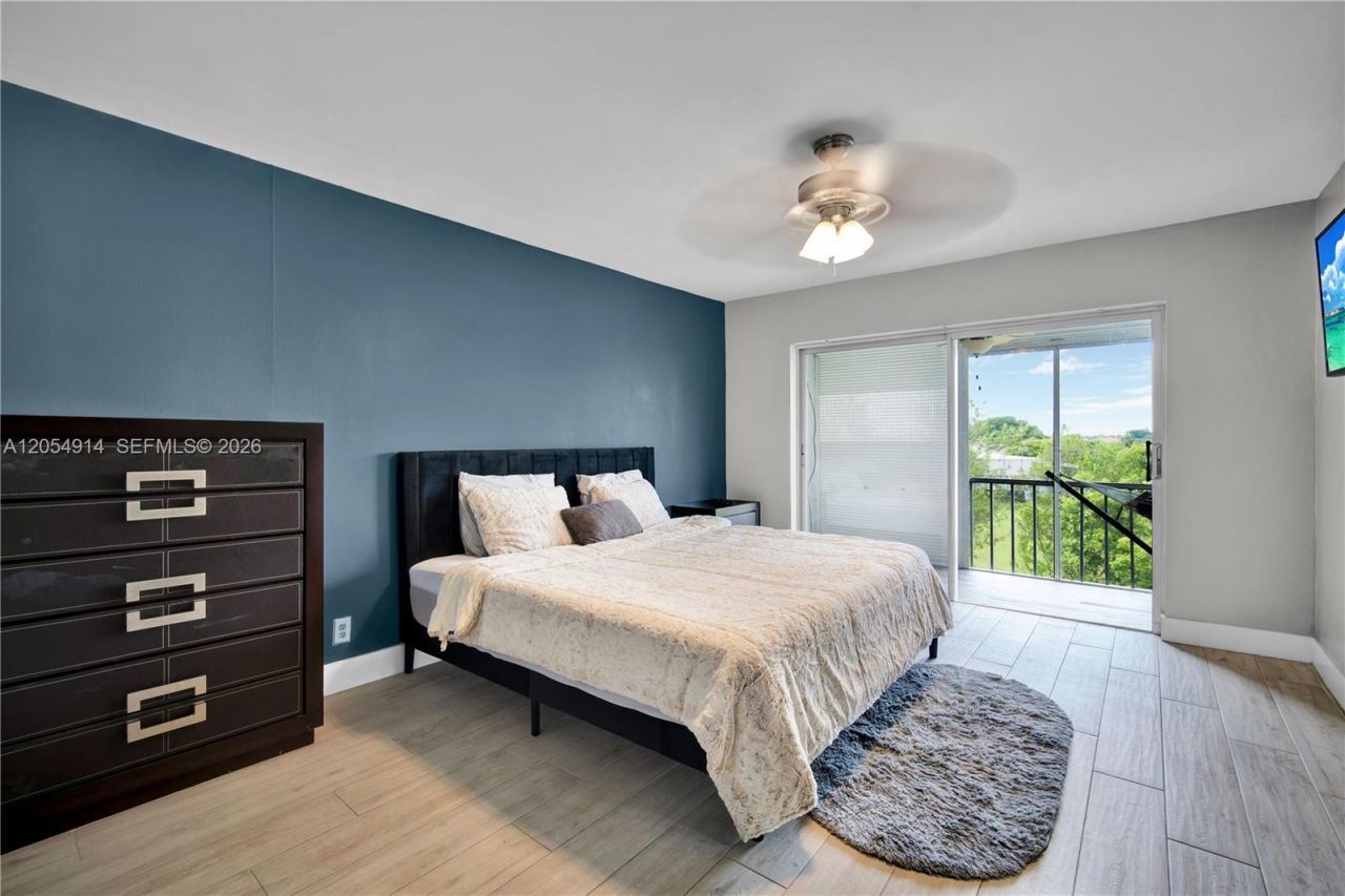 950 Hillcrest Dr , Unit 414, Hollywood, FL 33021 Photo